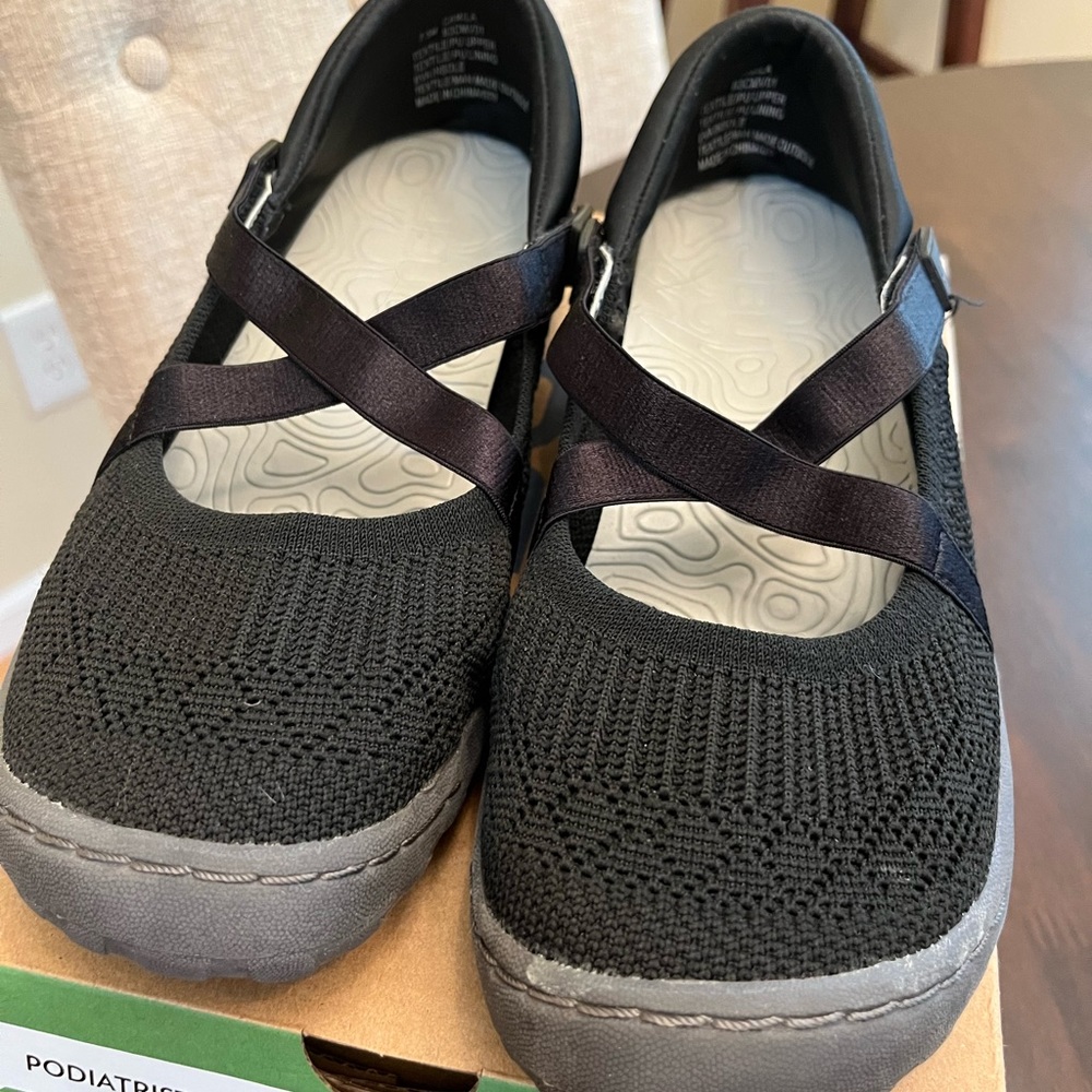 JBU Jambu athletic mary janes.  Size 7.5